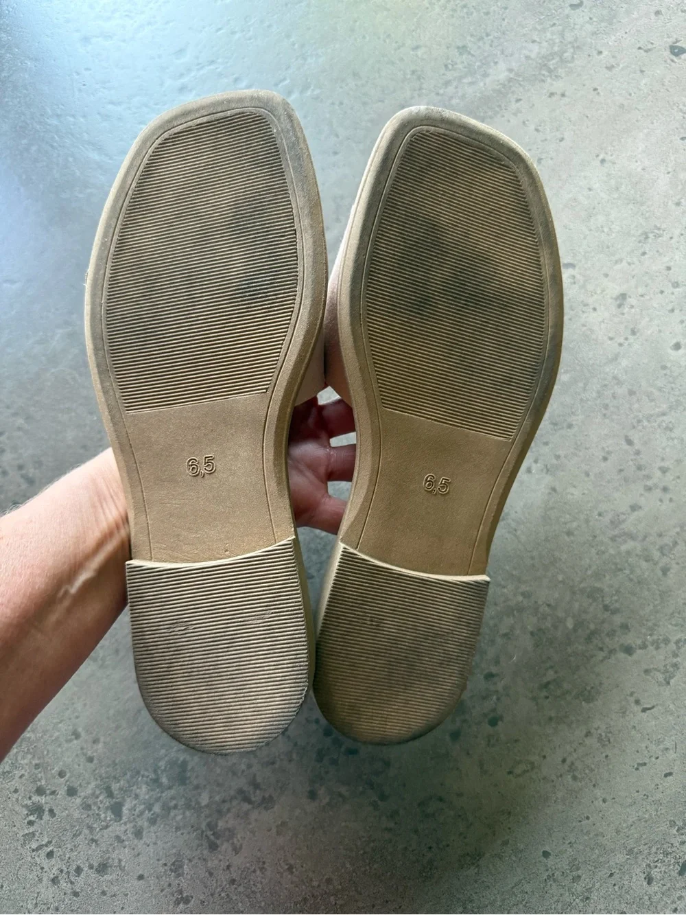 Seychelles suede slide